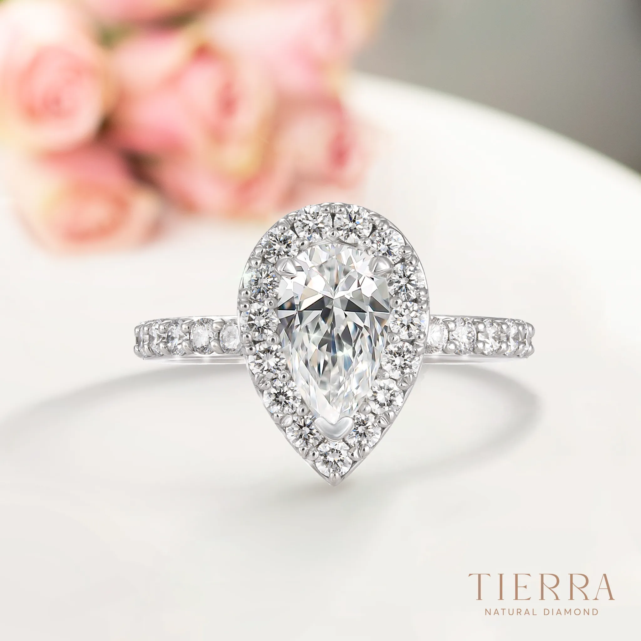 Nhẫn cầu hôn NCH8301 lung linh và quý phái